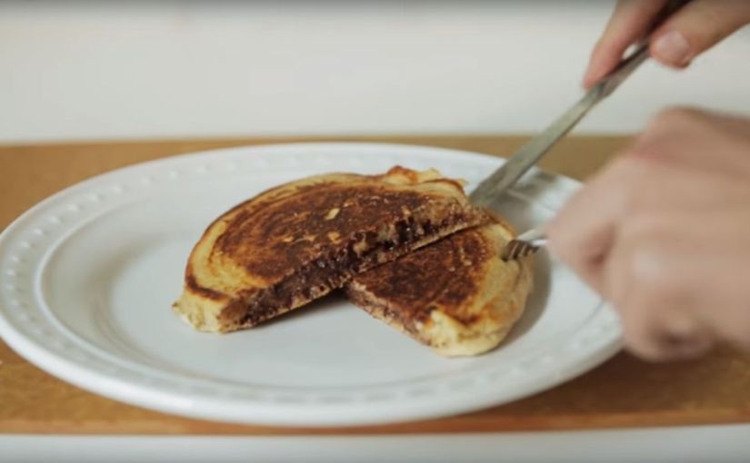 An Easy Way To Make Nutella Pancakes